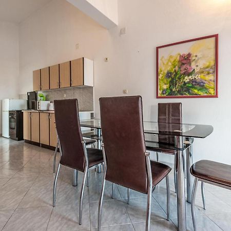 Beautiful Apartment In Vir With Wifi Ngoại thất bức ảnh